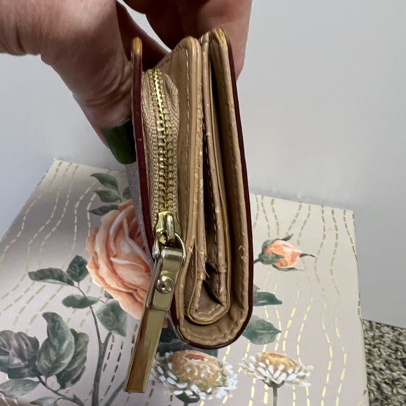 Kate Spade Storybook Wallet EUC - Picture 4 of 11